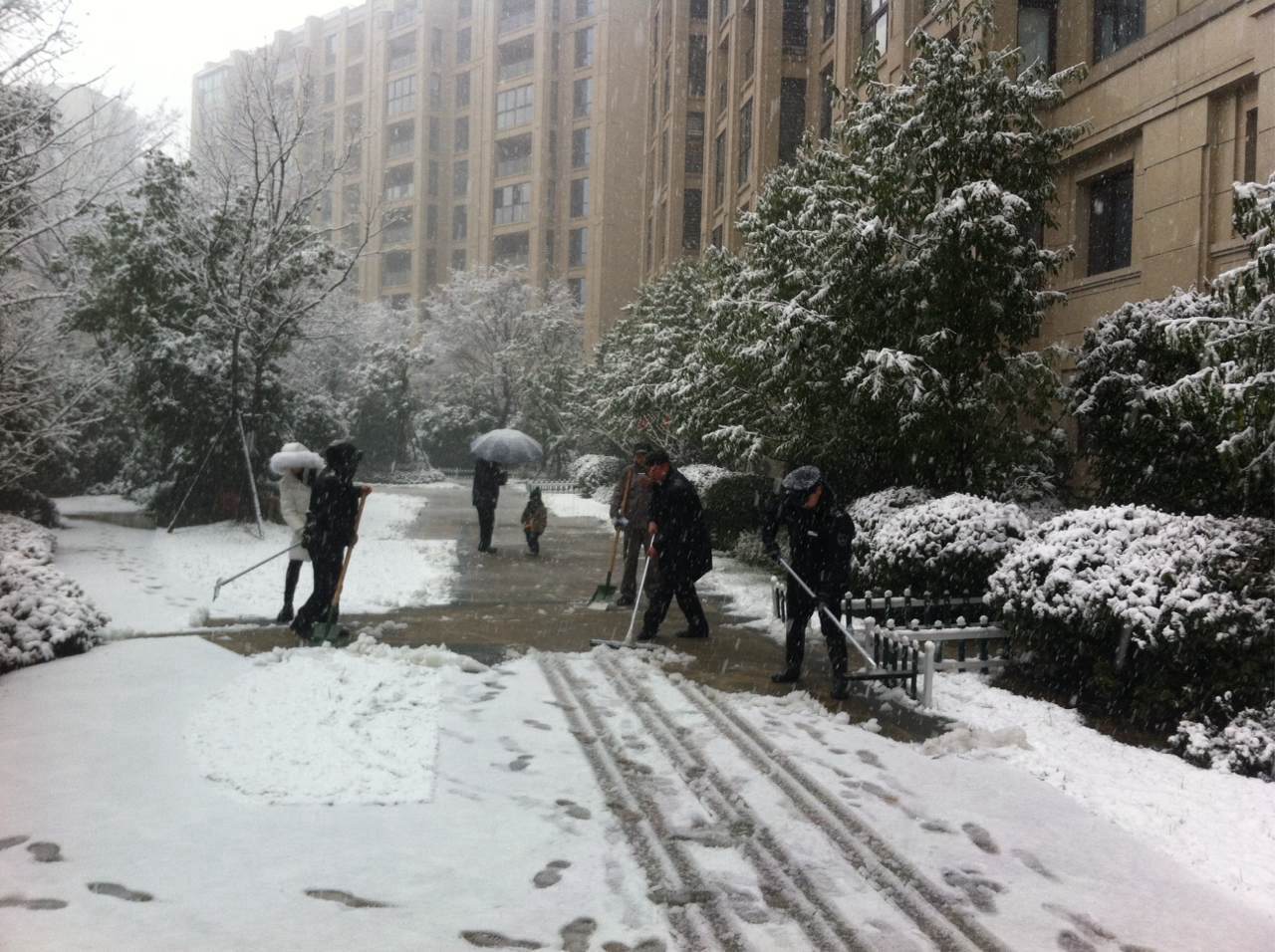 下雪天南都物業(yè)給您最貼心的服務