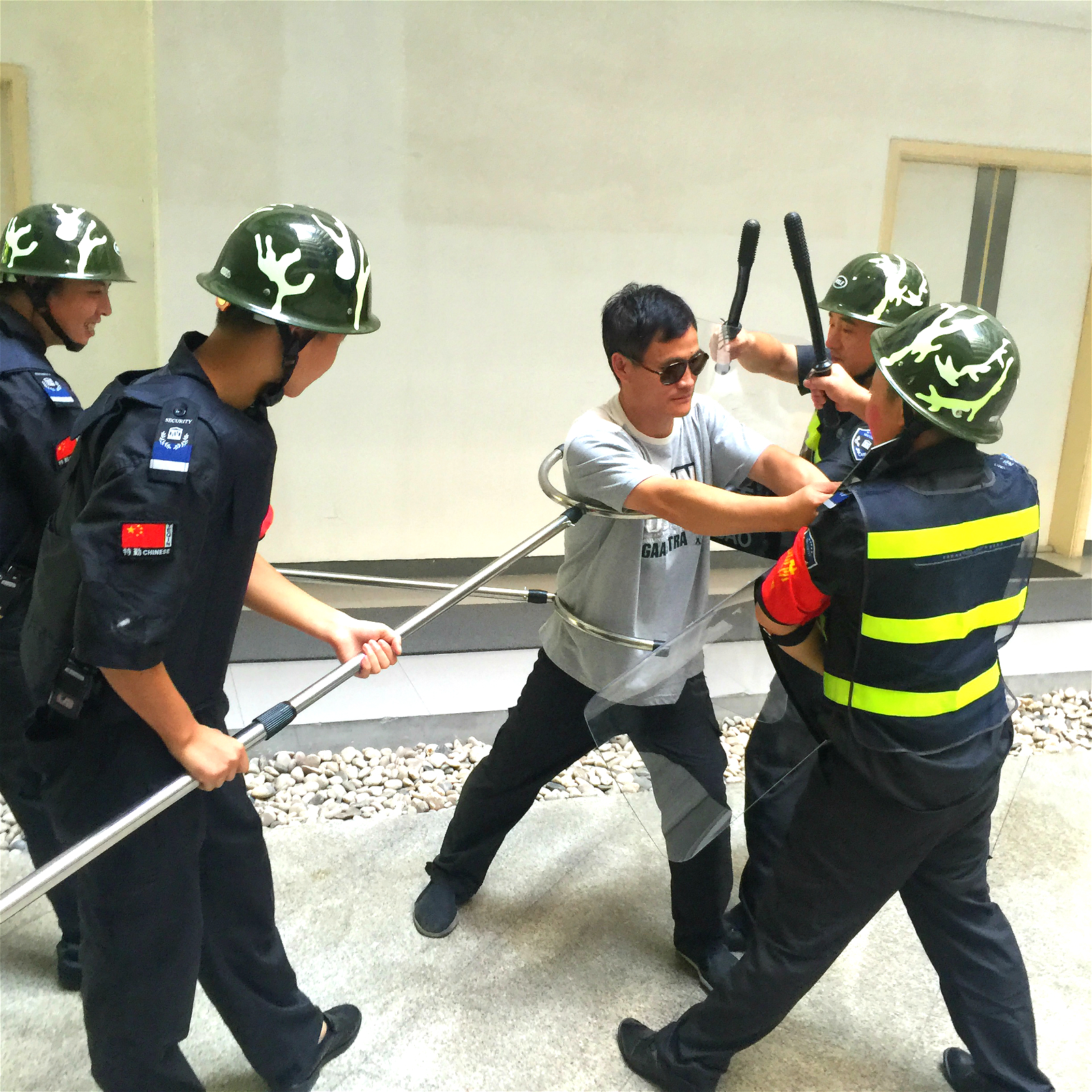 反恐防暴走進科技園，南都物業(yè)實戰(zhàn)“暴徒”